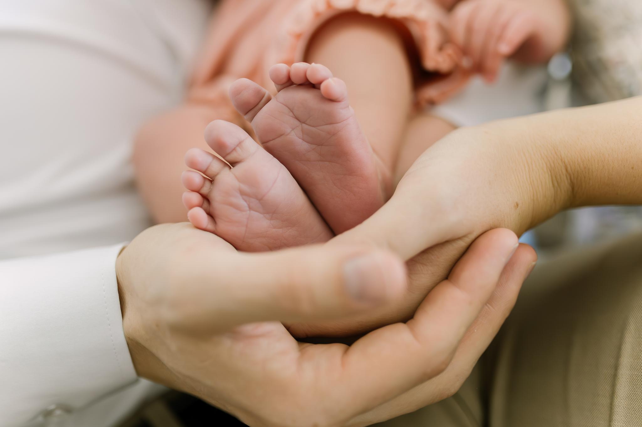 Utah Newborn Photographer - The Benefits of an In-Home Session